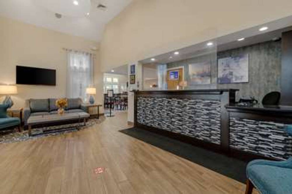 Best Western Plus Cold Spring 4