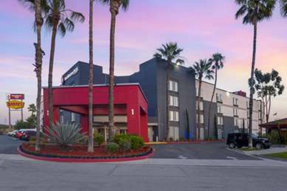 Best Western Plus Commerce Hotel 1