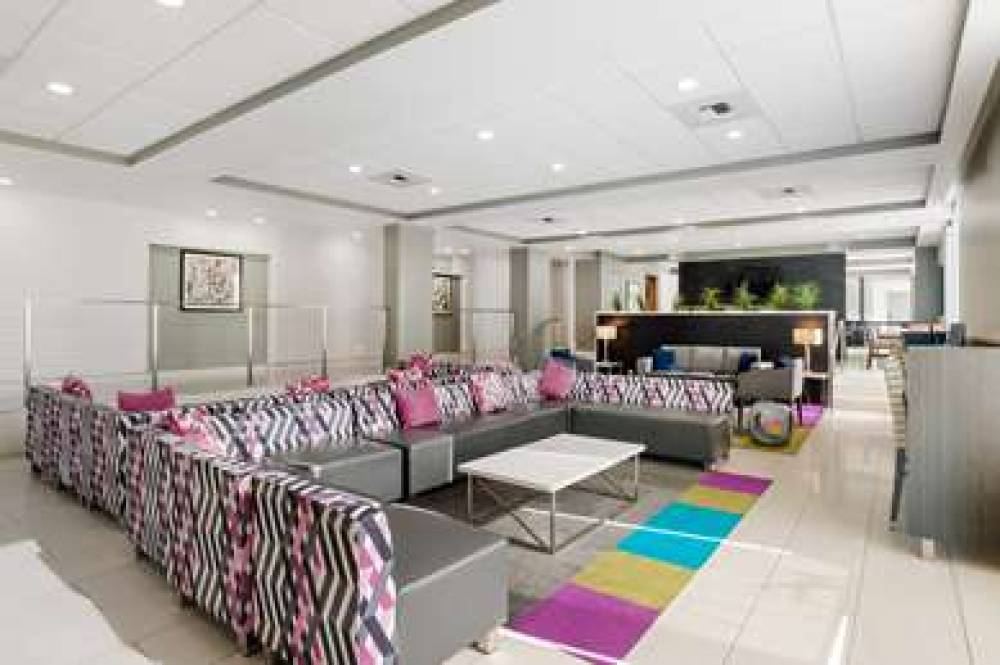 Best Western Plus Commerce Hotel 5