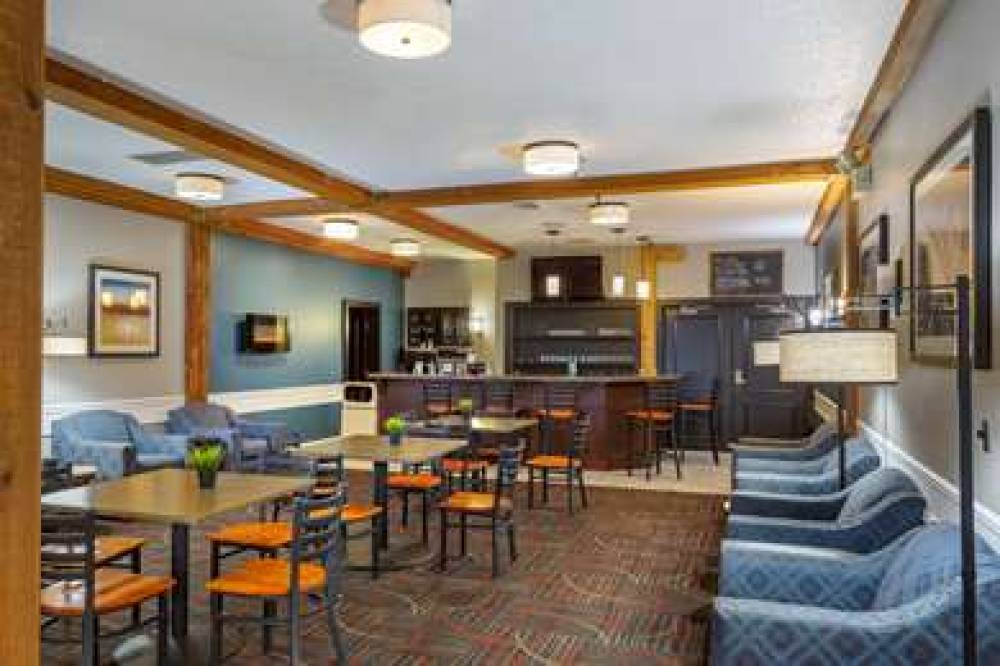 Best Western Plus Como Park Hotel 9