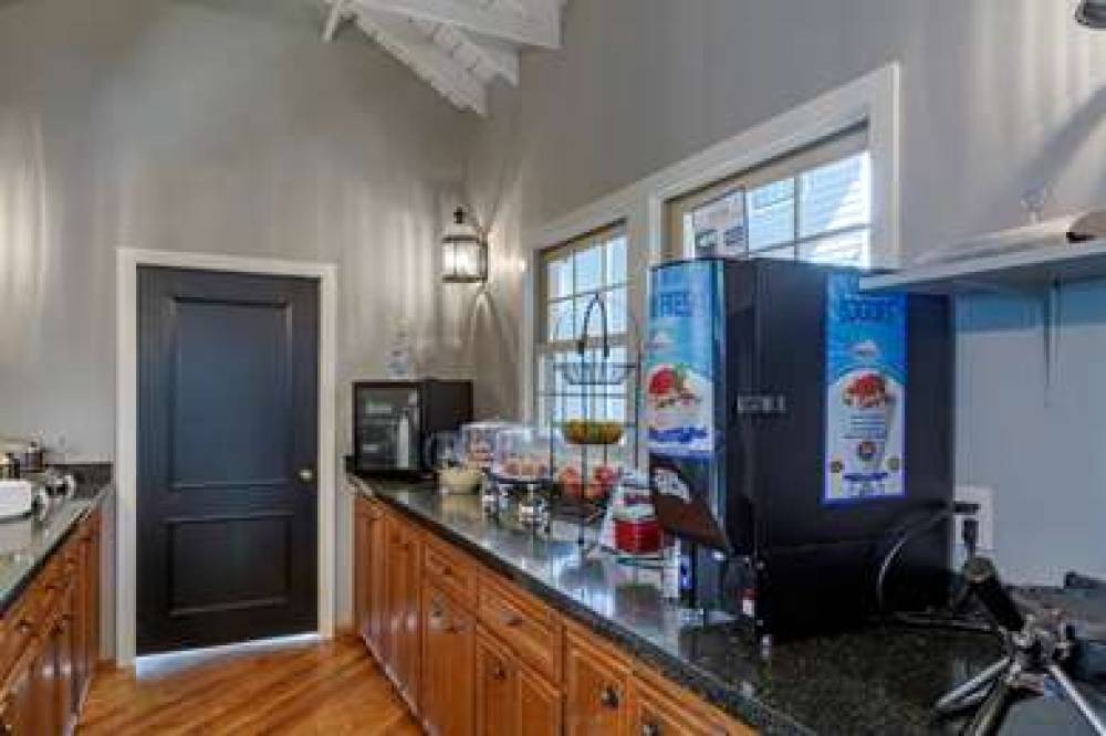 Best Western Plus Como Park Hotel 6