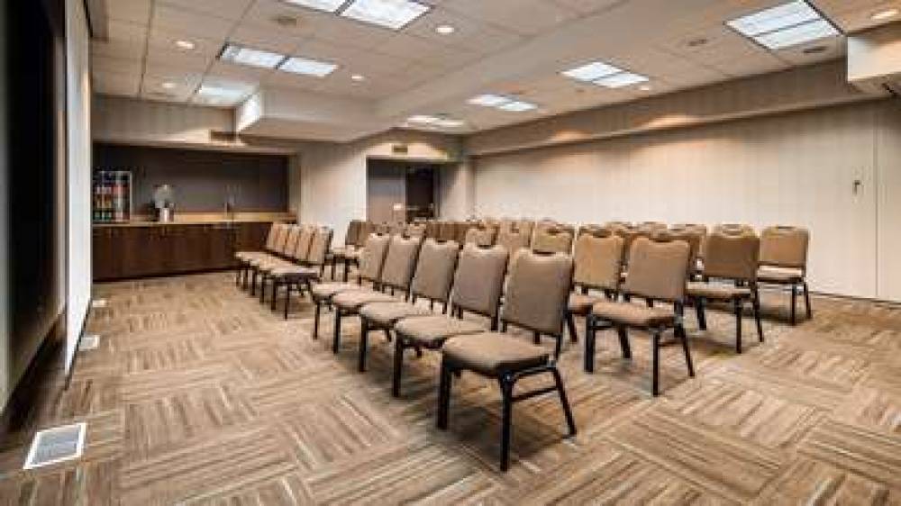Best Western Plus Cotton Tree Inn 9