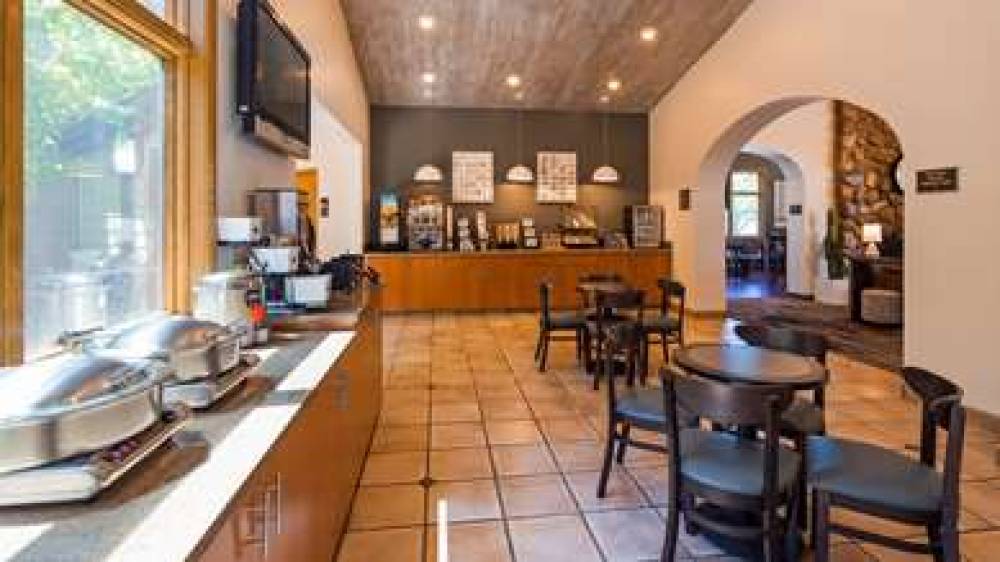 Best Western Plus CottonTree Inn 6
