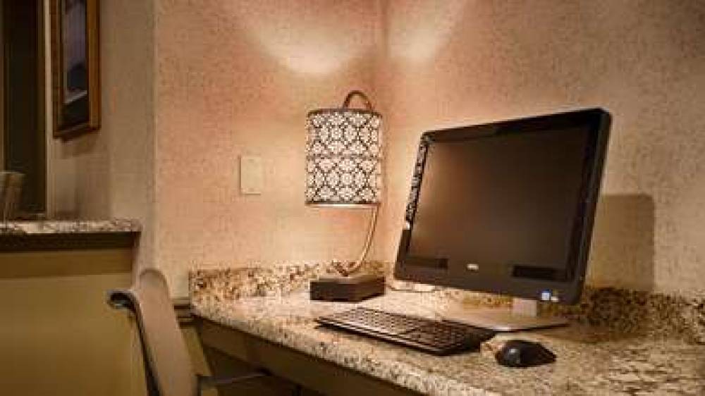 Best Western Plus Country Cupboard Inn 10