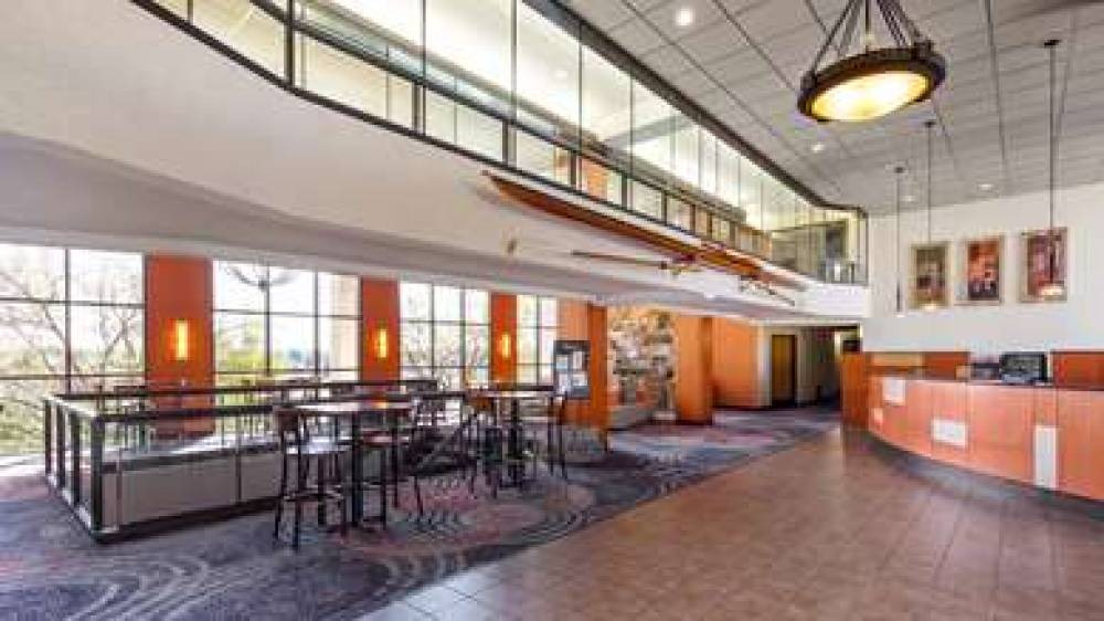 Best Western Plus Dakota Ridge 3