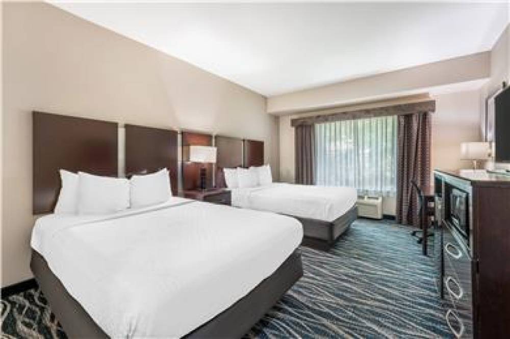 Best Western Plus Eastgate Inn & Suites 4