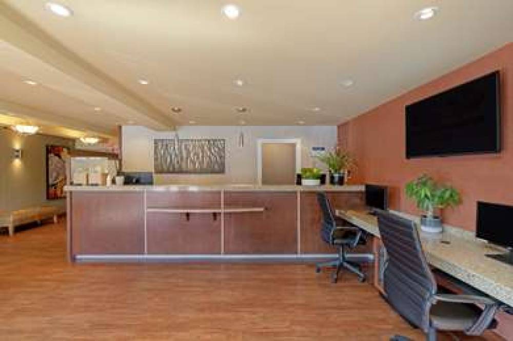 Best Western Plus Emerald Isle Hotel 3