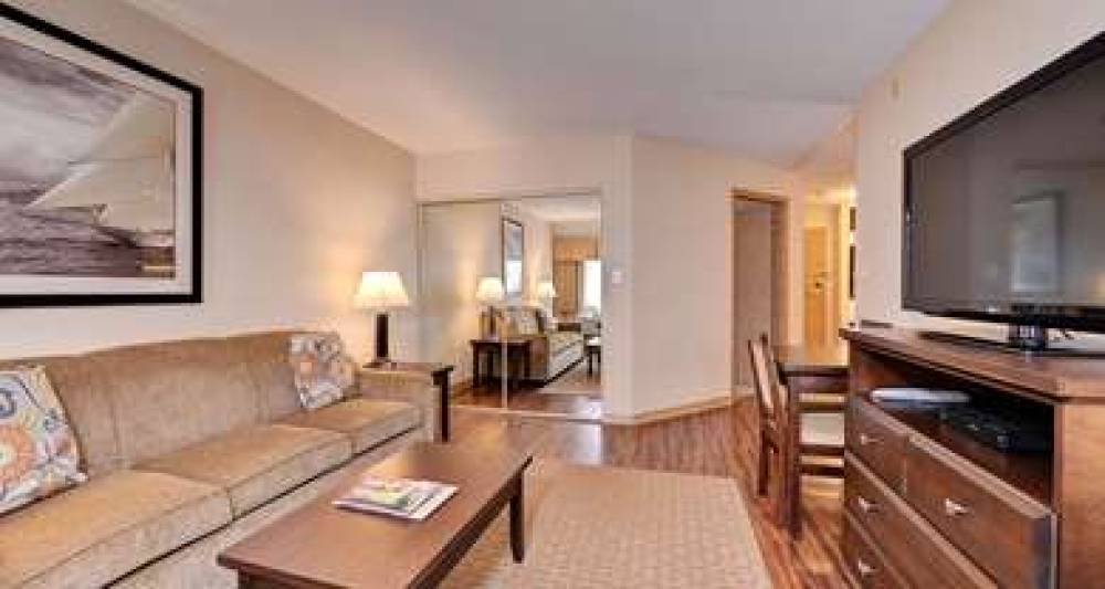 Best Western Plus Emerald Isle Hotel 10