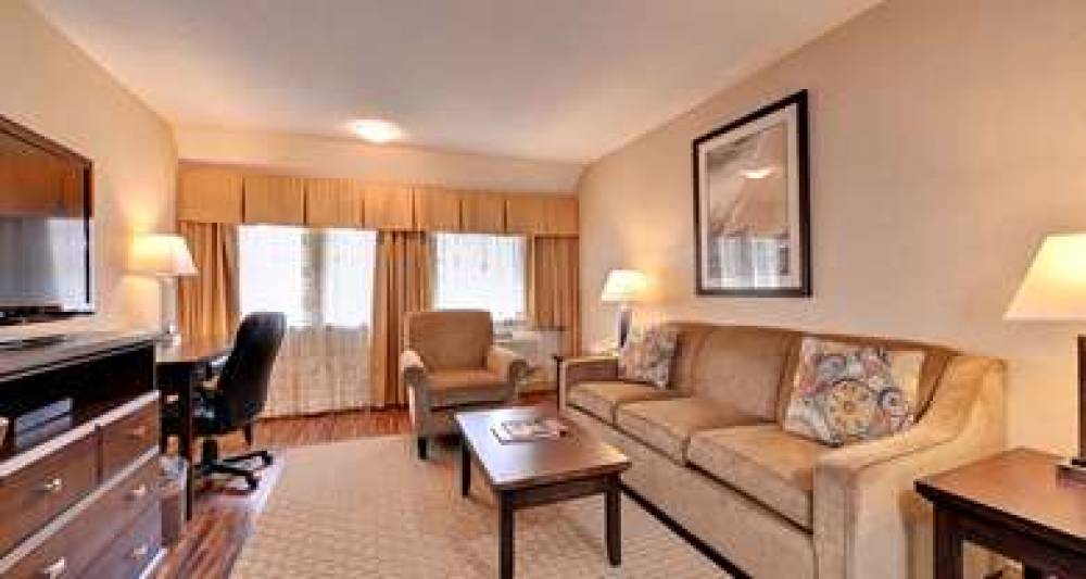 Best Western Plus Emerald Isle Hotel 4