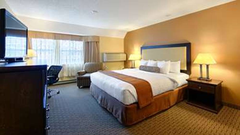 Best Western Plus Emerald Isle Hotel 8