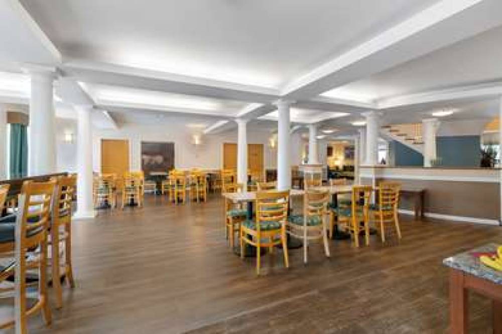 Best Western Plus Executive Court Inn & Conference Center 4