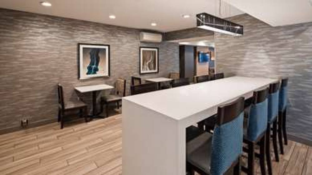 Best Western Plus Fairfield Hotel 9