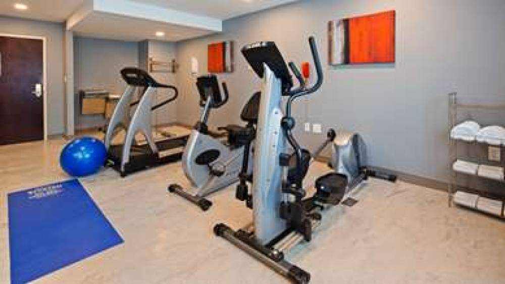 Best Western Plus Fairfield Hotel 10