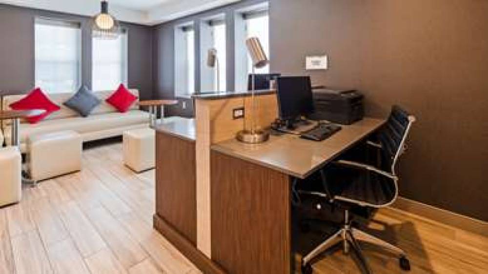 Best Western Plus Fairfield Hotel 8