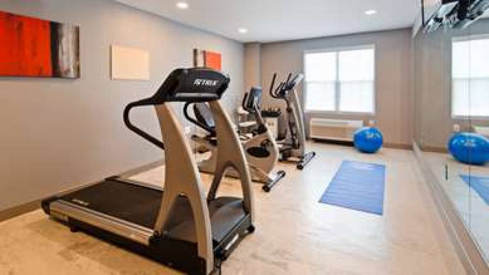 Best Western Plus Fairfield Hotel 5