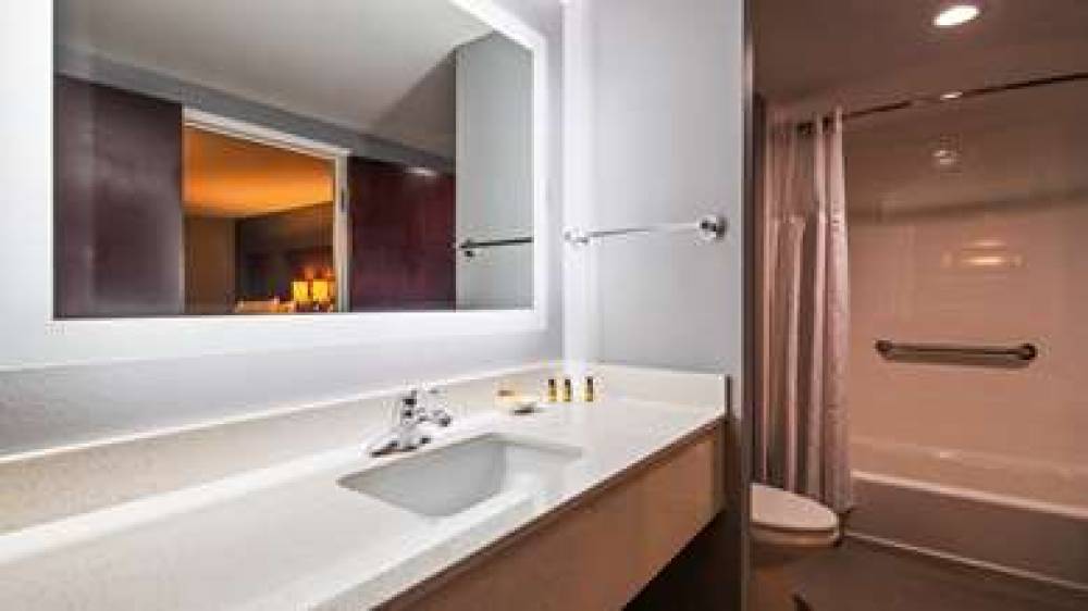 Best Western Plus Fairfield Hotel 6