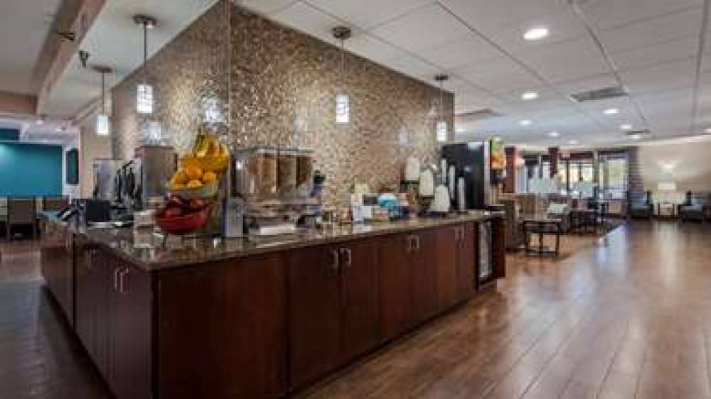 Best Western Plus Galleria Inn & Suites 9