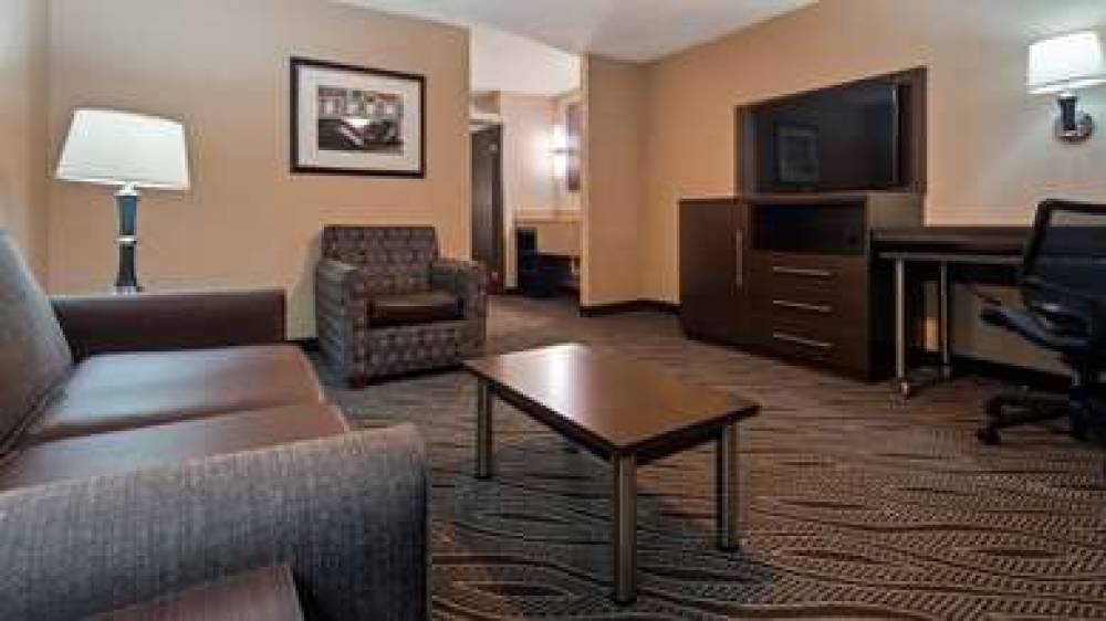 Best Western Plus Galleria Inn & Suites 6