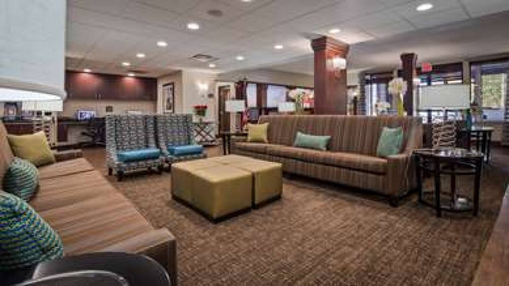 Best Western Plus Galleria Inn & Suites 10