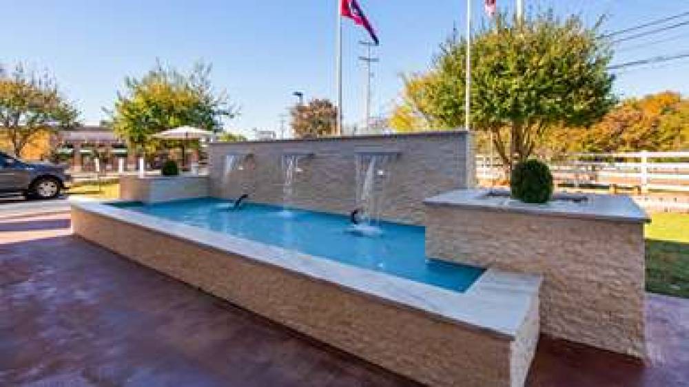 Best Western Plus Galleria Inn & Suites 7