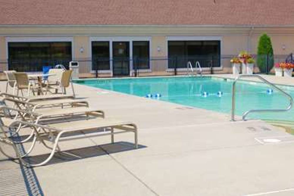 Best Western Plus Galleria Inn & Suites 10