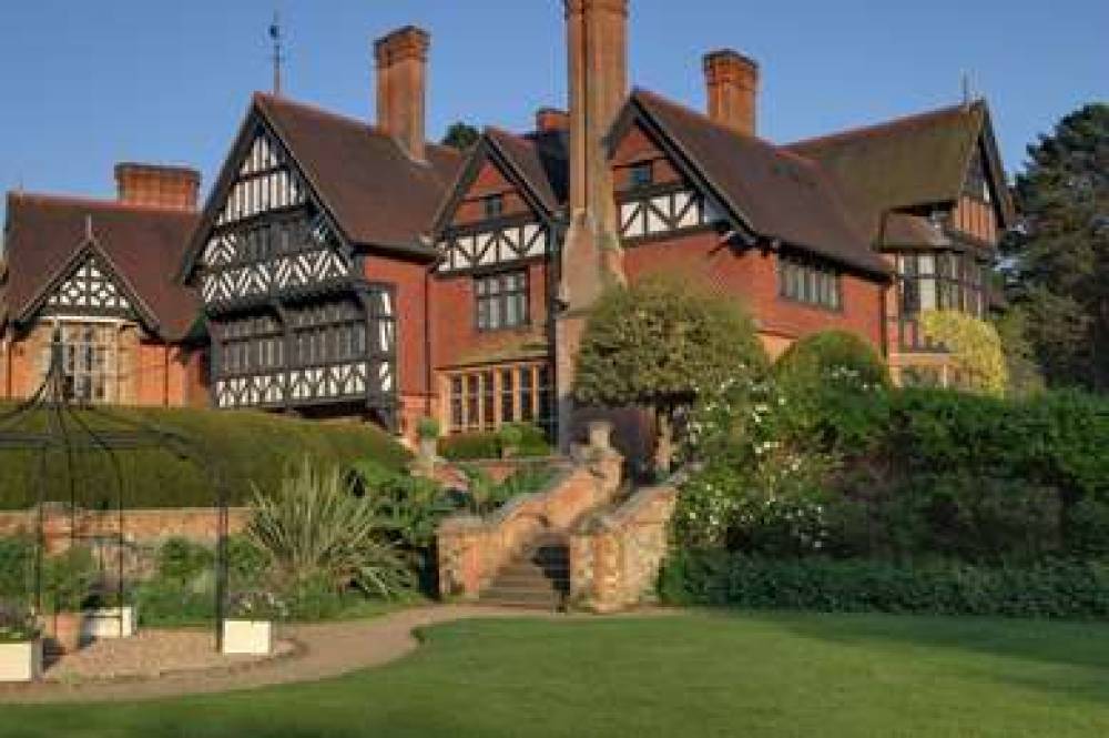 Best Western Plus Grim's Dyke Hotel 6