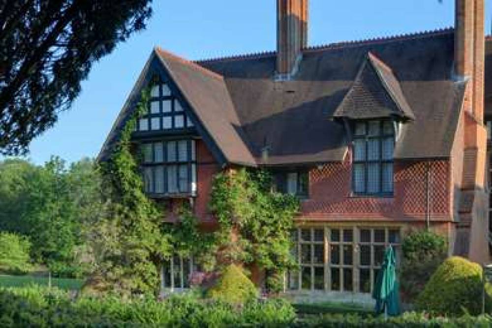 Best Western Plus Grim's Dyke Hotel 7