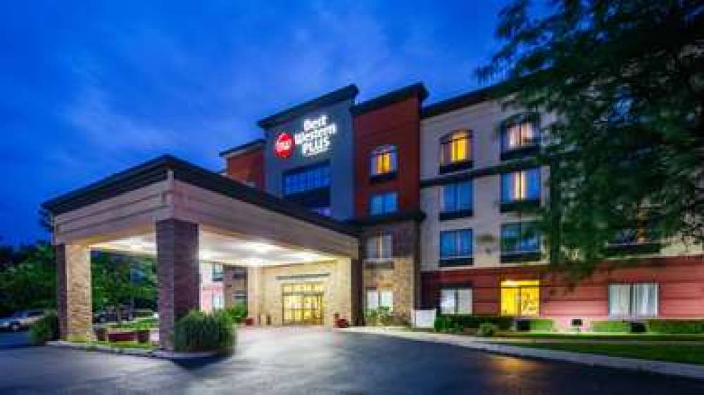 WINGATE BY WYNDHAM HARRISBURG NEAR 1
