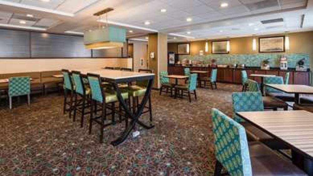 WINGATE BY WYNDHAM HARRISBURG NEAR 5