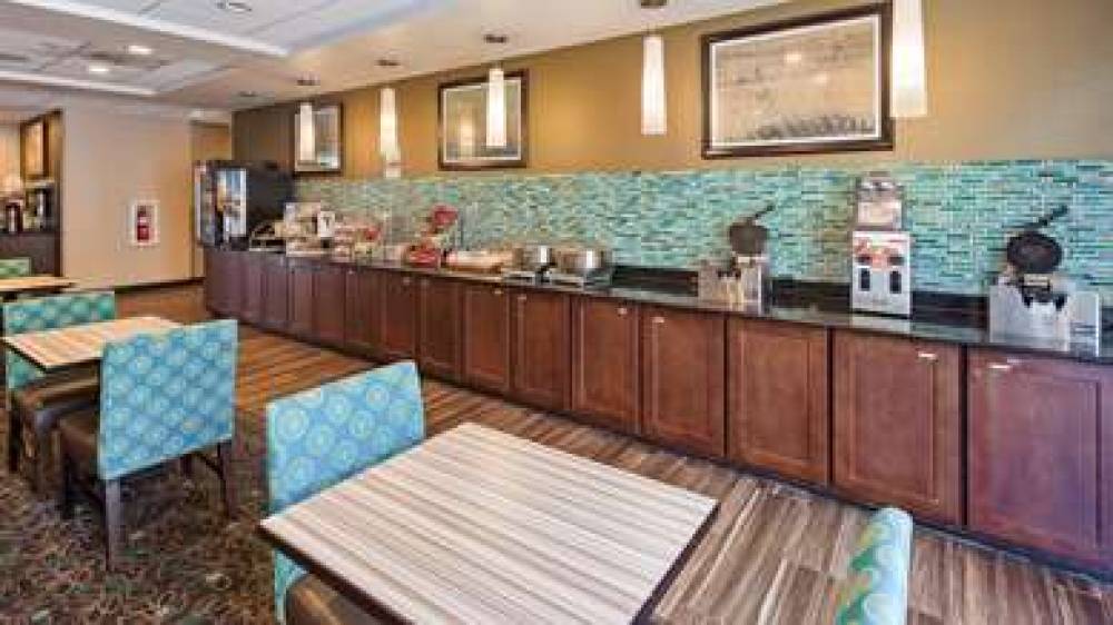 WINGATE BY WYNDHAM HARRISBURG NEAR 6
