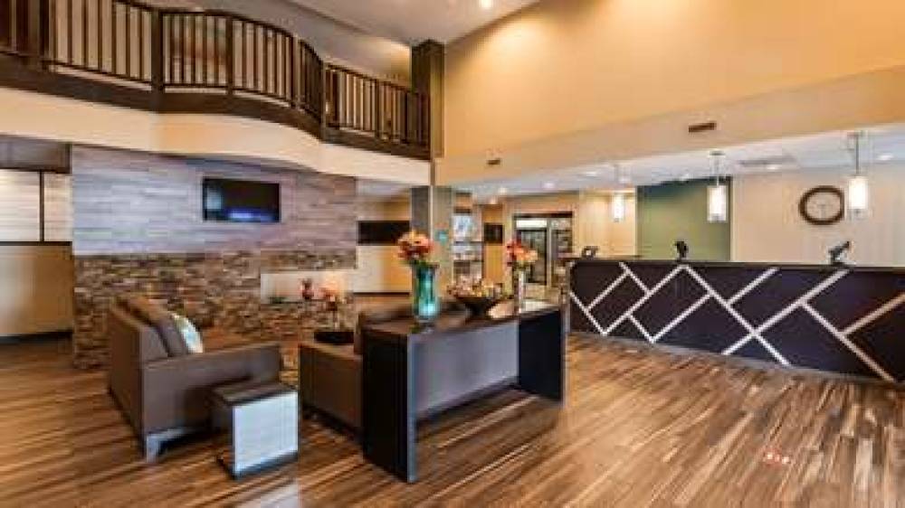 WINGATE BY WYNDHAM HARRISBURG NEAR 3