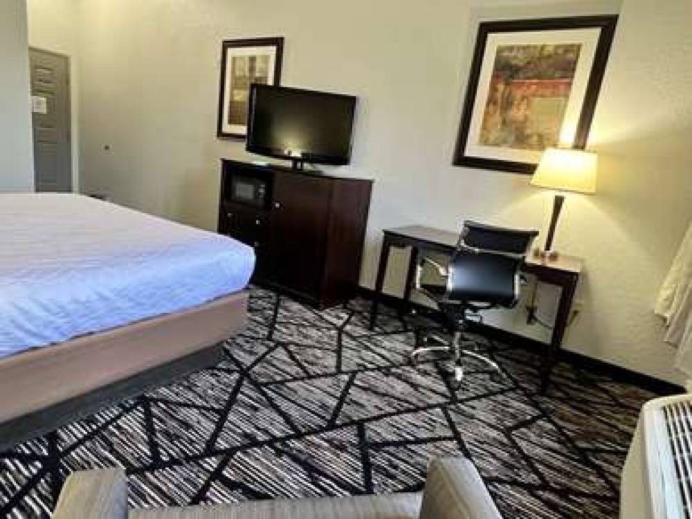 Best Western Plus Hobby Airport Inn & Suites 6