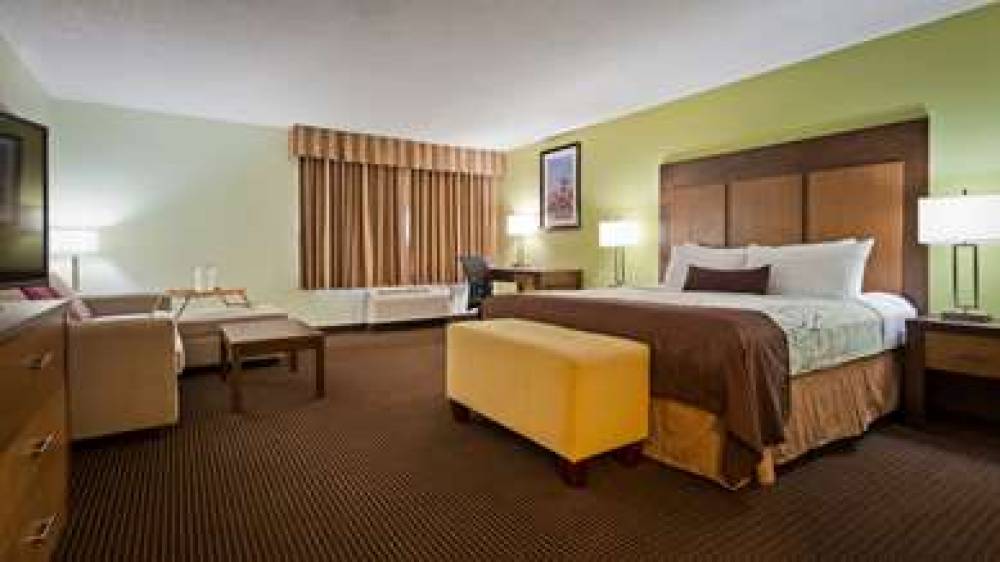 Best Western Plus Holland Inn & Suites