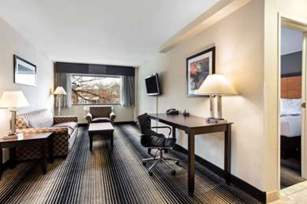 Best Western Plus Hyde Park Chicago Hotel 3