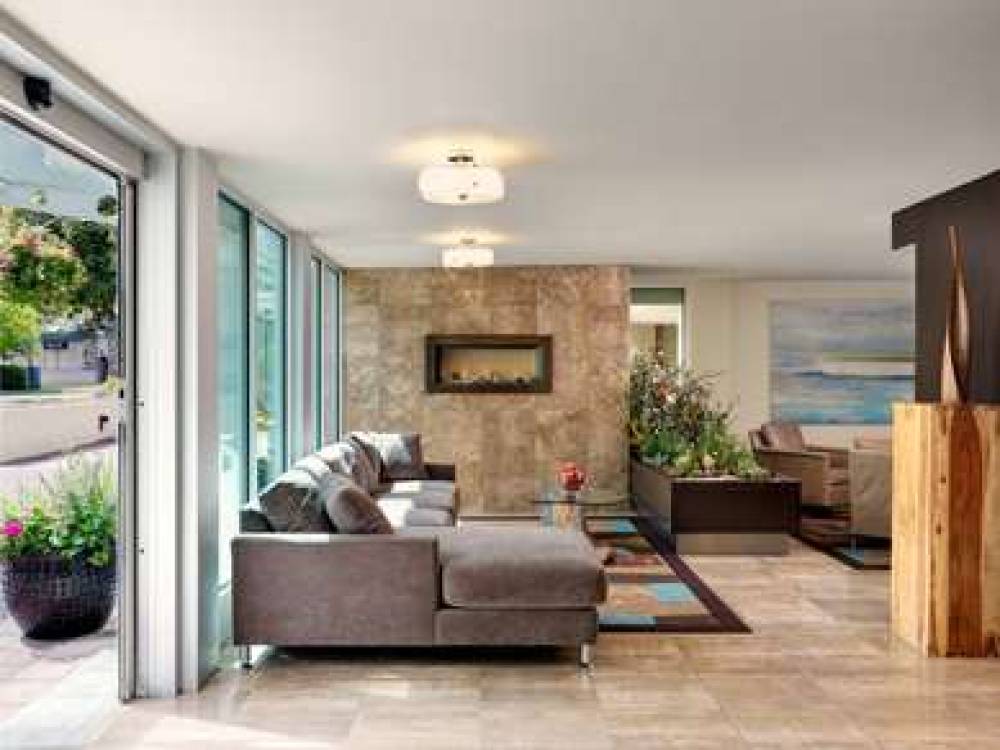 Best Western Plus Inner Harbour 8