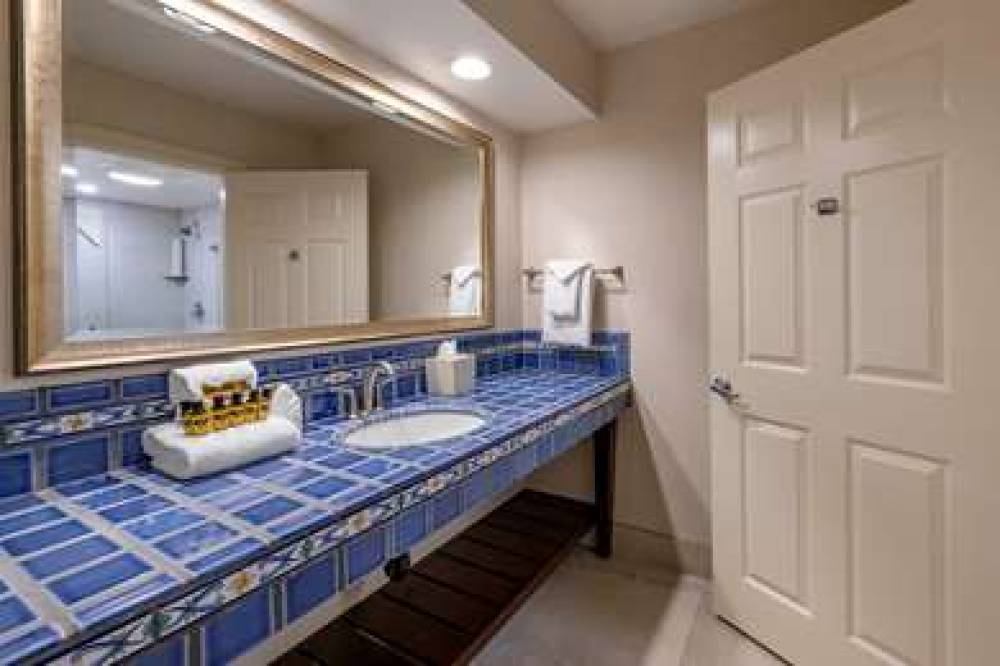 Best Western Plus Island Palms Hotel & Marina 1