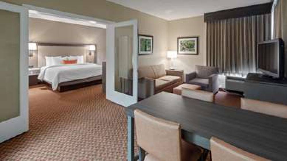 Best Western Plus Kendall Hotel & Suites 4