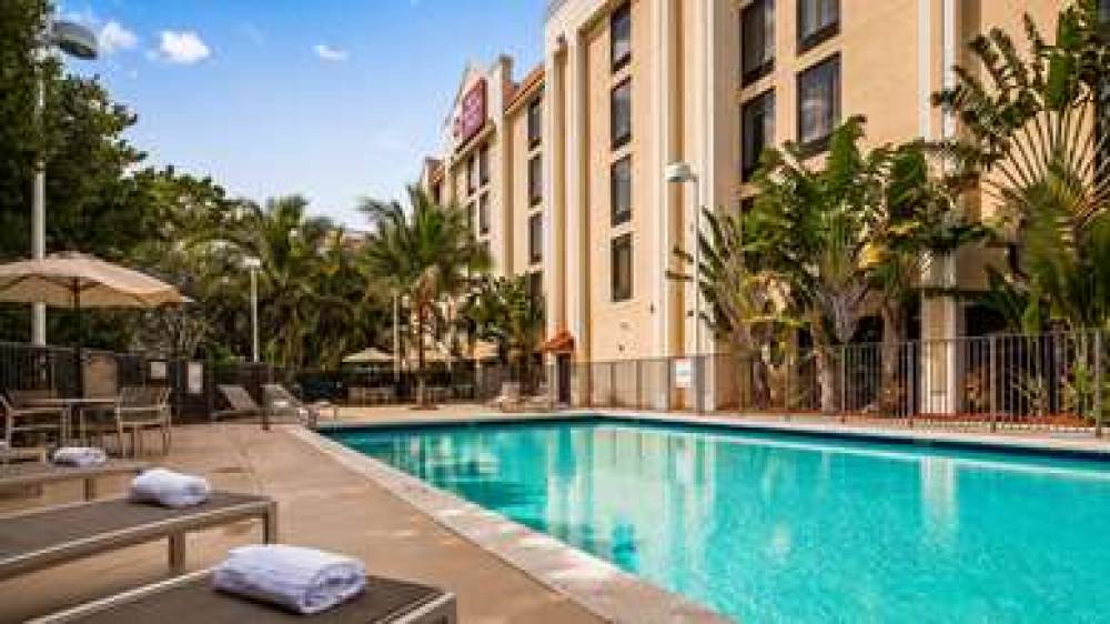 Best Western Plus Kendall Hotel & Suites 3
