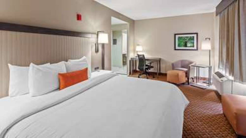 Best Western Plus Kendall Hotel & Suites 8