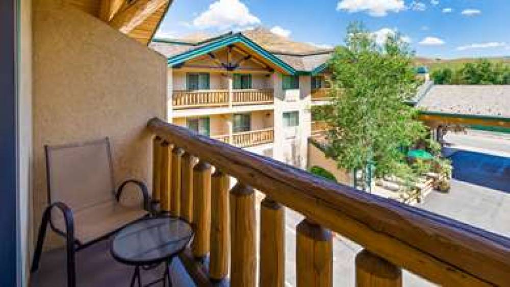 Best Western Plus Kentwood Lodge 8