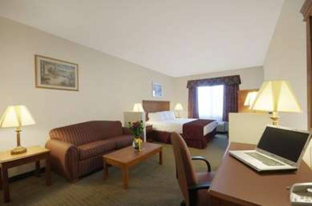 Best Western Plus Lake Elsinore Inn & Suites 6