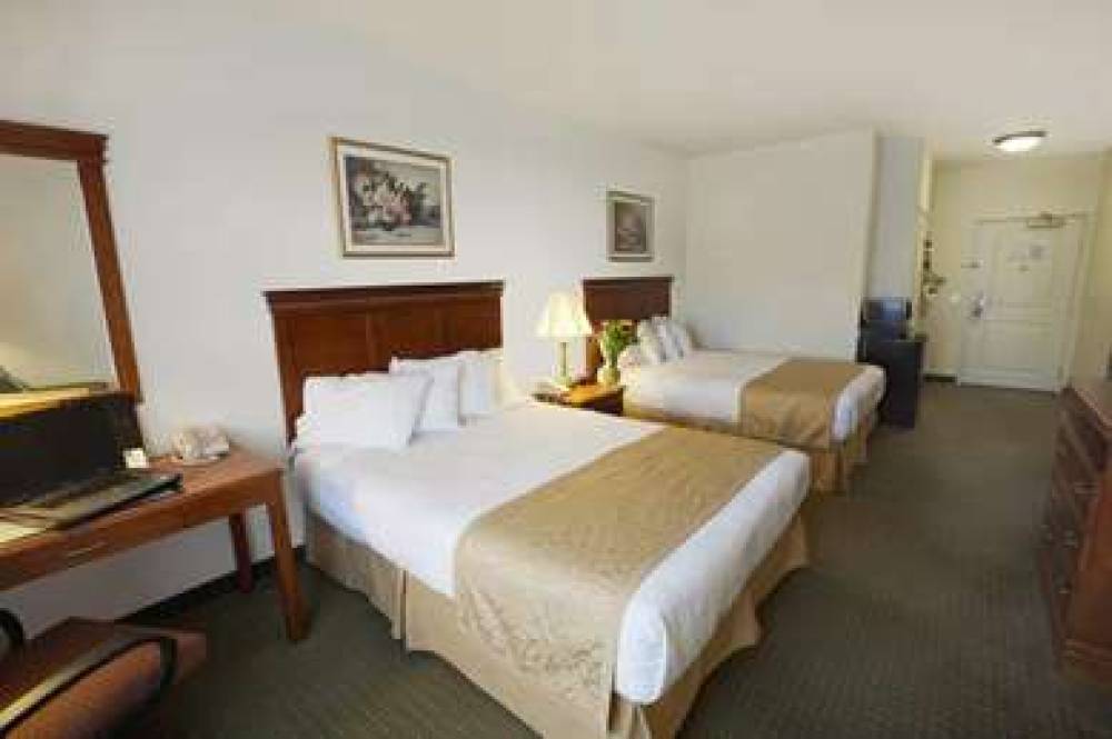 Best Western Plus Lake Elsinore Inn & Suites 7