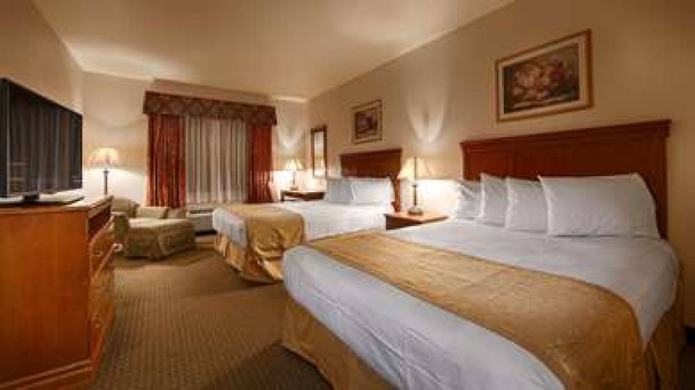 Best Western Plus Lake Elsinore Inn & Suites 3
