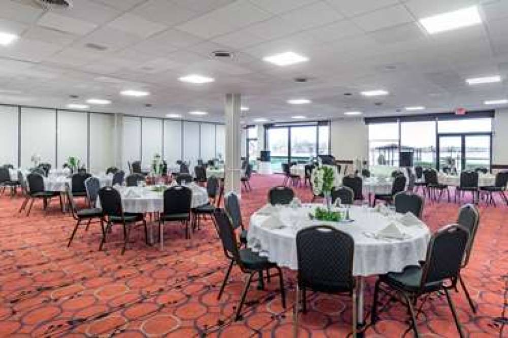 Best Western Plus Lake Front Hotel 7
