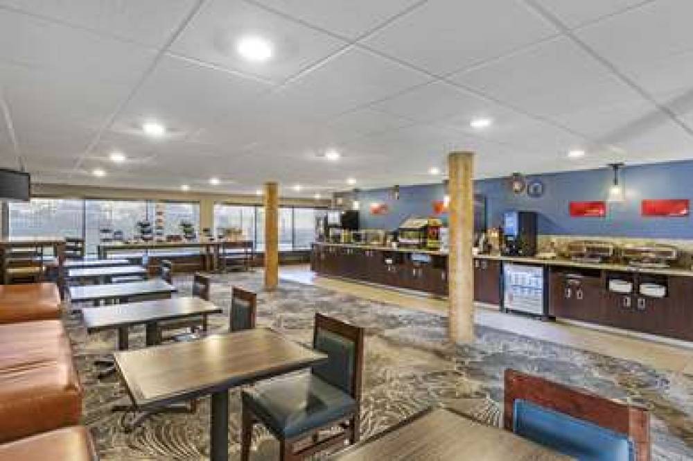 Best Western Plus Landmark Inn 4
