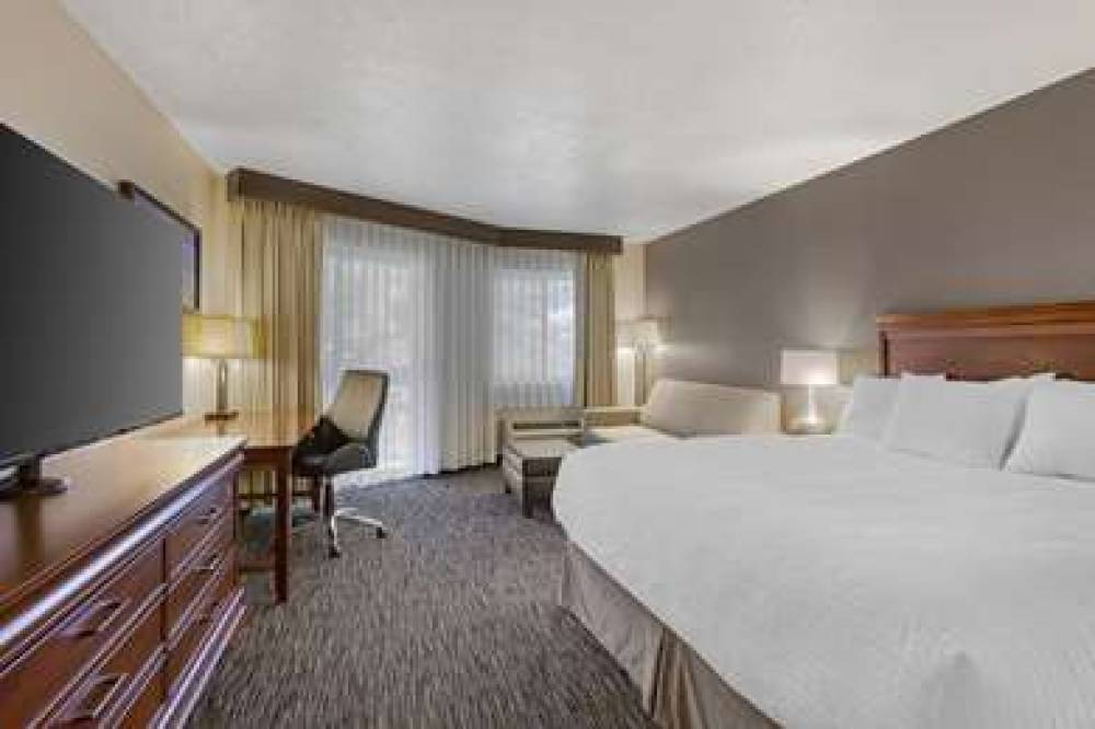 Best Western Plus Landmark Inn 6