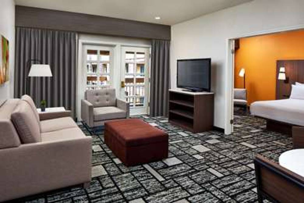 Best Western Plus Meridian Inn & Suites, Anaheim-Orange 10