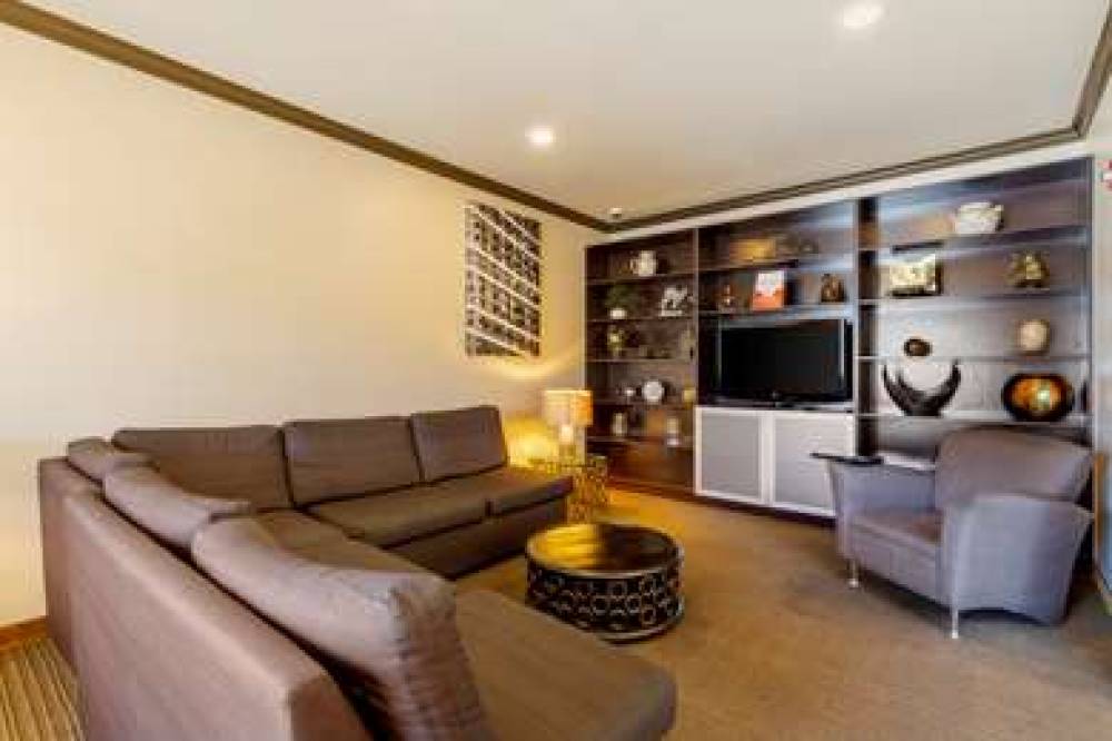 Best Western Plus Miami Airport North Hotel & Suites 5