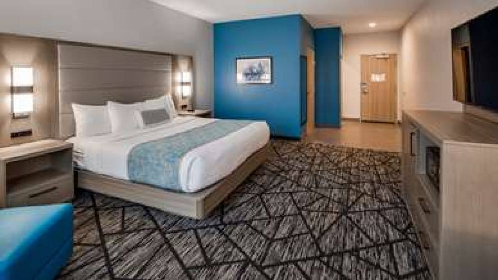 Best Western Plus Mid County 9