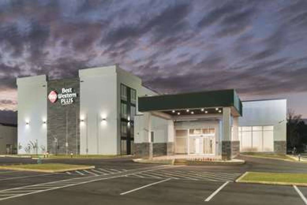 Best Western Plus Mobile Inn & Suites 5